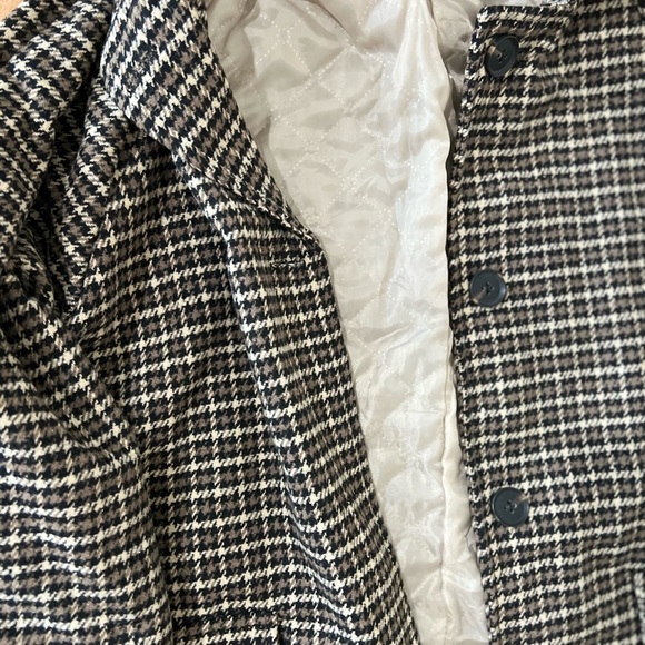 Brown coat - Picture 3 of 5